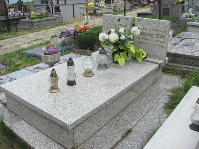 Grób Bronisław Dziadowiczowie